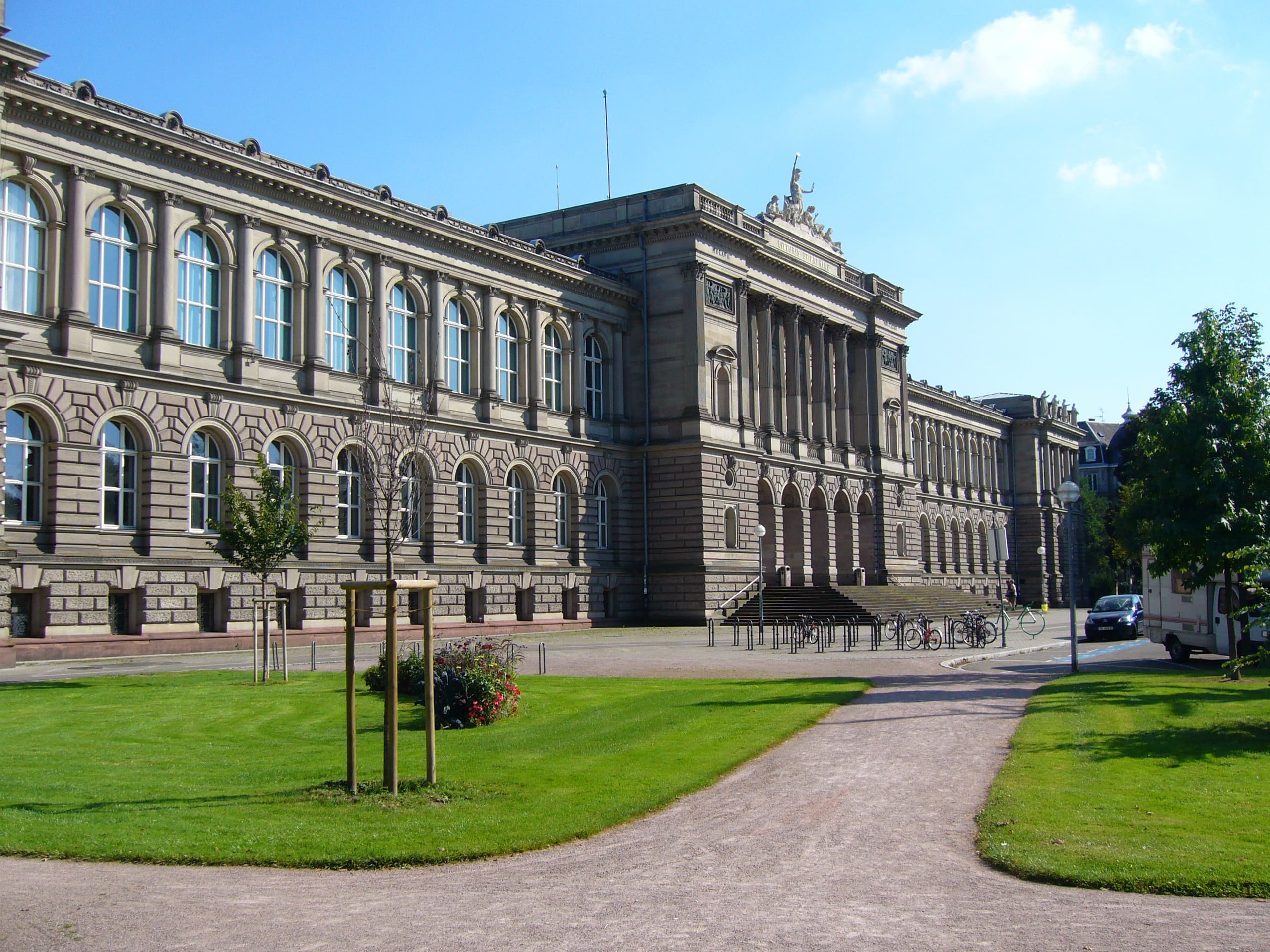 Absolute_Palais_Universitaire
